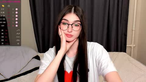 Snapshot of leila_4ever chatting on April 29, 2026, 7:31 pm Leila online show from April 29, 2026, 7:31 pm
