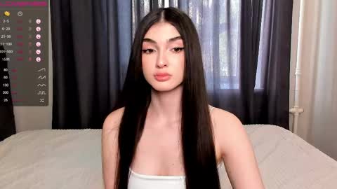Snapshot of leila_4ever chatting on May 6, 2026, 1:05 pm Leila online show from May 6, 2026, 1:05 pm