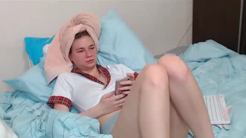 Snapshot of leila_bambi chatting on February 13, 2025, 10:43 pm leila_bambi online show from February 13, 2025, 10:43 pm