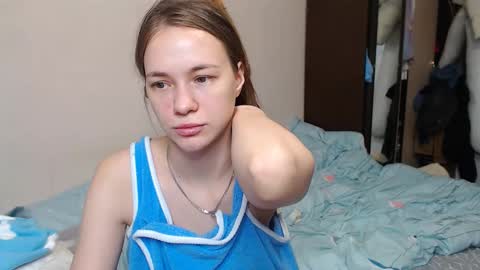 leila_bambi_ online show from February 18, 2025, 11:08 pm