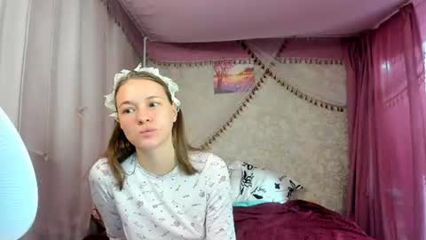 Snapshot of leila_bambi_ chatting on June 29, 2026, 5:46 pm leila_bambi_ online show from June 29, 2026, 5:46 pm