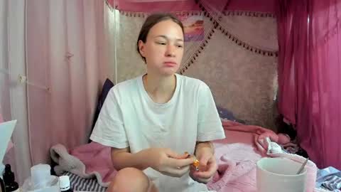 Snapshot of leila_bambi_ chatting on July 8, 2026, 1:54 am leila_bambi_ online show from July 8, 2026, 1:54 am