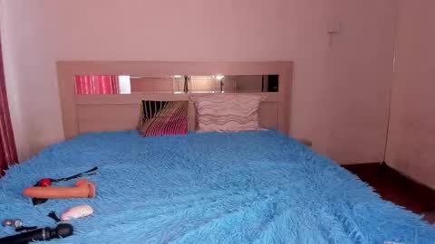 Snapshot of leila_sweetie chatting on March 9, 2025, 5:55 am leila_sweetie online show from March 9, 2025, 5:55 am