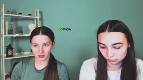 Snapshot of leila_viper_ chatting on December 16, 2025, 1:27 pm leila_viper_ online show from December 16, 2025, 1:27 pm