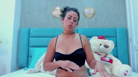 Snapshot of leilahiuston chatting on February 12, 2025, 9:52 am online show from February 12, 2025, 9:52 am