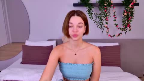 LeilaLawson online show from February 12, 2025, 11:18 am