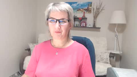 Leila Kinky online show from October 26, 2025, 9:15 am