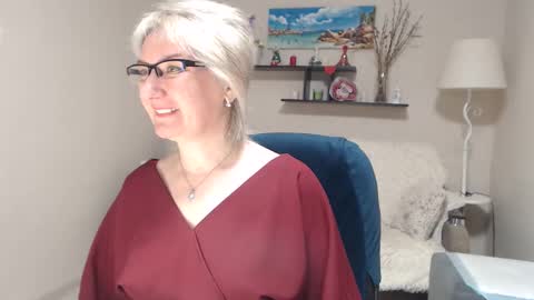 Leila Kinky online show from March 3, 2026, 4:40 am