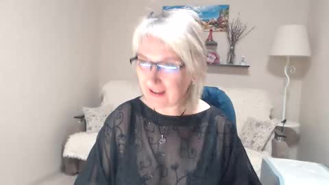 Leila Kinky online show from May 13, 2026, 6:00 am
