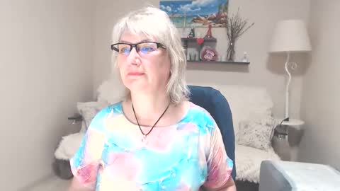 Leila Kinky online show from June 11, 2026, 4:10 am
