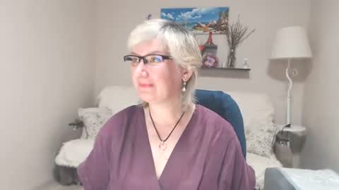 Leila Kinky online show from June 12, 2026, 5:50 am