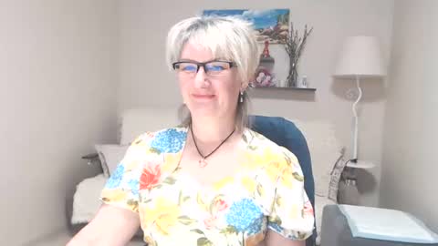 Leila Kinky online show from June 19, 2026, 2:27 am