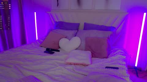 Leila online show from September 14, 2025, 2:33 am