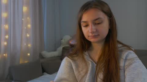 Lelia online show from May 12, 2026, 5:04 am