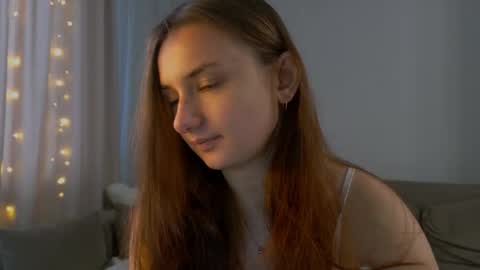 Lelia online show from May 14, 2026, 2:29 am