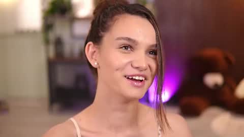 Snapshot of lena_laurent chatting on June 19, 2026, 9:46 am Lena Laurent online show from June 19, 2026, 9:46 am