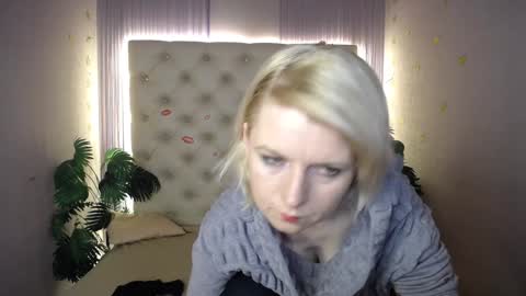 Snapshot of lena_paulles chatting on December 13, 2024, 7:15 am Lena online show from December 13, 2024, 7:15 am