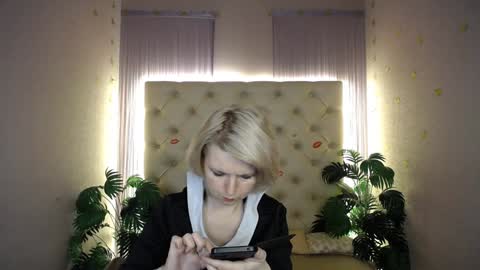 Snapshot of lena_paulles chatting on December 28, 2024, 10:14 am Lena online show from December 28, 2024, 10:14 am