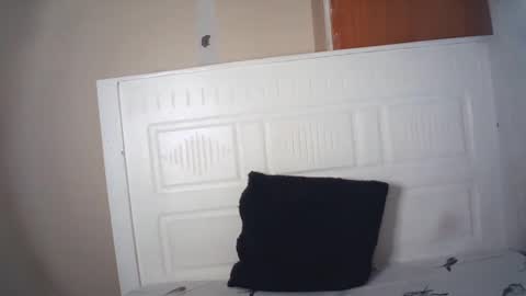 lenah6 online show from February 3, 2026, 6:22 am