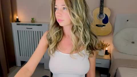 Snapshot of lenamuti chatting on June 1, 2026, 3:36 pm Lena online show from June 1, 2026, 3:36 pm