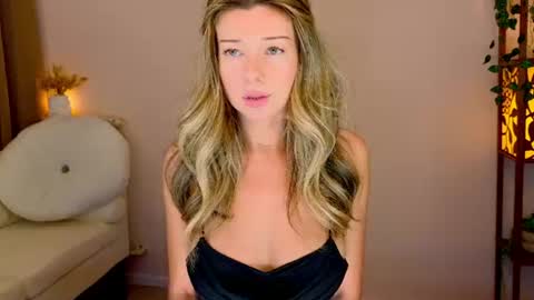 Snapshot of lenamuti chatting on July 1, 2026, 7:32 am Lena online show from July 1, 2026, 7:32 am