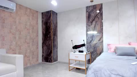 Lenathompson online show from February 11, 2025, 3:50 am