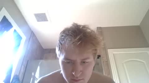 Snapshot of lenewton2004 chatting on February 9, 2025, 5:33 pm lenewton2004 online show from February 9, 2025, 5:33 pm