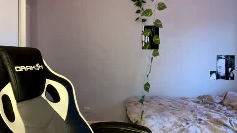 Snapshot of lenitaaufderheide chatting on June 10, 2026, 5:45 pm Veta online show from June 10, 2026, 5:45 pm