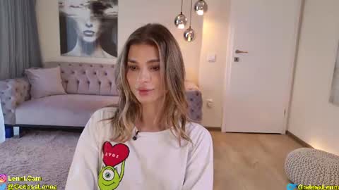 Snapshot of lenna_godess chatting on August 1, 2026, 5:50 am Lenna Goddess online show from August 1, 2026, 5:50 am