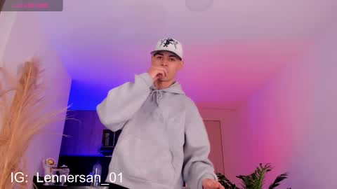 Snapshot of lennercollins_ chatting on February 3, 2025, 5:18 am Lenner INDEPENDENT MODEL online show from February 3, 2025, 5:18 am