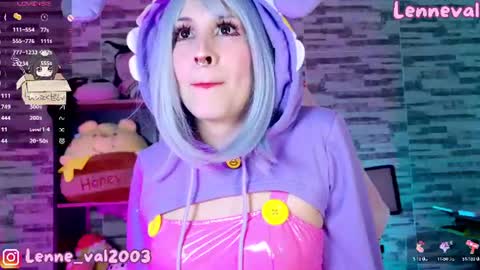 Snapshot of lenneval chatting on August 1, 2026, 3:50 am Val online show from August 1, 2026, 3:50 am