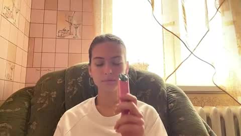 Snapshot of lenniepennachio chatting on May 29, 2026, 7:50 am Hellomy name is Natalyits my first day here nice to meet you Give me 50 thumbs ups online show from May 29, 2026, 7:50 am