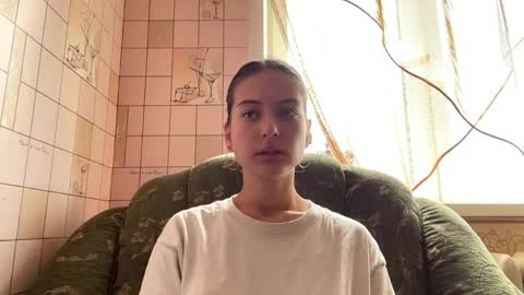 Snapshot of lenniepennachio chatting on May 31, 2026, 7:15 am Hellomy name is Natalyits my first day here nice to meet you Give me 50 thumbs ups online show from May 31, 2026, 7:15 am
