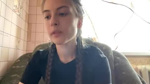 Snapshot of lenniepennachio chatting on June 3, 2026, 3:28 pm Hellomy name is Natalyits my first day here nice to meet you Give me 50 thumbs ups online show from June 3, 2026, 3:28 pm
