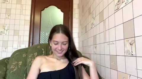 Snapshot of lenniepennachio chatting on June 10, 2026, 3:22 pm Hellomy name is Natalyits my first day here nice to meet you Give me 50 thumbs ups online show from June 10, 2026, 3:22 pm