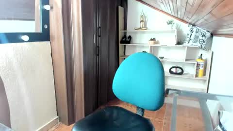 lennox_amy online show from July 17, 2026, 1:18 pm