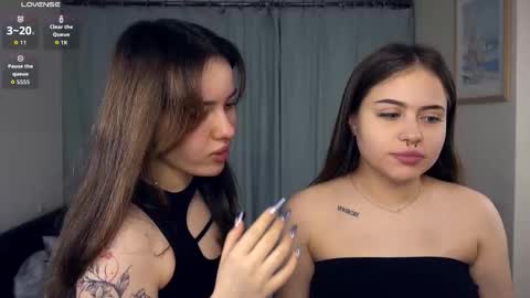 Snapshot of lenoimacyt chatting on November 19, 2025, 5:07 am Hey hey our name is Mia Elfy Lovense is active time to play PVT IS OPEN online show from November 19, 2025, 5:07 am