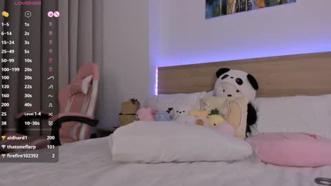 Asti online show from January 28, 2025, 9:19 pm