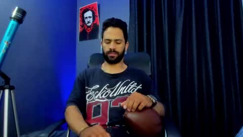 Leo  Diaz online show from February 10, 2025, 12:30 am