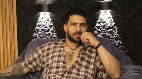 Leo  Diaz online show from February 12, 2026, 2:39 am