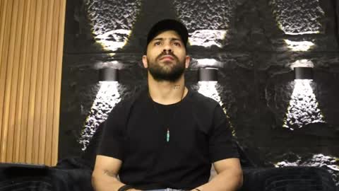 Leo  Diaz online show from April 28, 2026, 11:21 pm