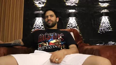 Leo  Diaz online show from May 18, 2026, 11:21 pm