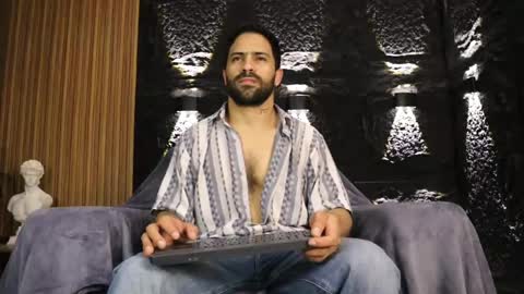 Leo  Diaz online show from May 25, 2026, 12:27 am