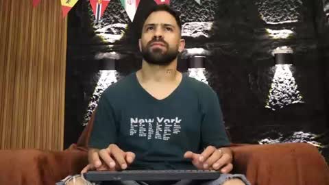 Leo  Diaz online show from July 11, 2026, 1:19 am