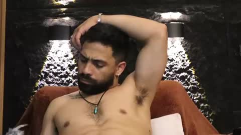 Leo  Diaz online show from July 18, 2026, 10:24 pm