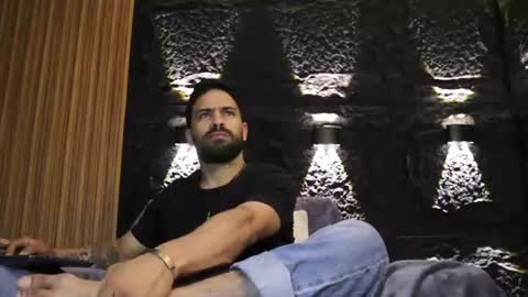Leo  Diaz online show from August 2, 2026, 1:48 am