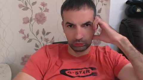 Snapshot of leo_gianni chatting on July 4, 2026, 10:32 am Leo Gianni online show from July 4, 2026, 10:32 am