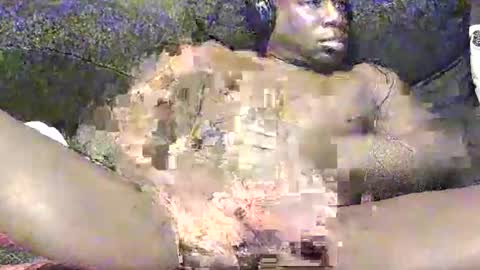 Snapshot of leo_hangsolow chatting on February 10, 2025, 11:04 am Chocolaty Lion King online show from February 10, 2025, 11:04 am