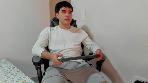 Leo Jones online show from December 6, 2024, 1:29 am