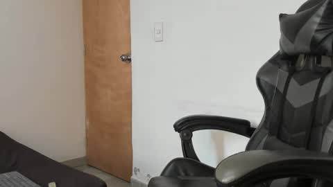 Leo Jones online show from September 22, 2025, 3:03 pm